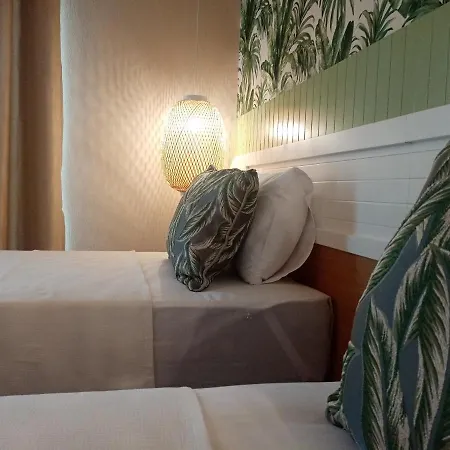 Отель Dolphin Park 3*